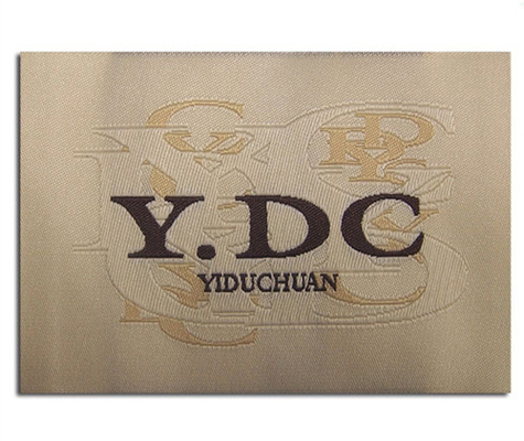 kaufen Kundenspezifische gesponnene Hals-Aufkleber mit hoher Dichte etikettiert Hemd Haupt-Logo Fabric Labels For Hats online manufacture