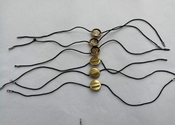 kaufen Bestellte Kleider-Sicherheits-Umbau-Aluminium-Metall-Hang Tags Online Double Ends-Schnüre voraus online manufacture