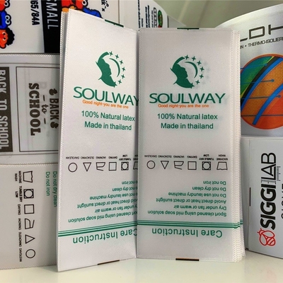 Ein guter Preis. Druck-Kleidungs-Satin-Sorgfalt-Aufkleber-waschende Anweisungs-Symbol-Wäscherei-Umbau-Symbole Online
