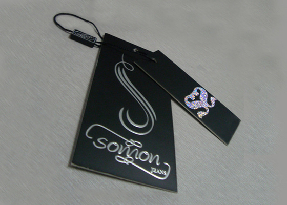 Ein guter Preis. Kundenspezifisches Luxuspapier Hang Tags For Clothing Brand prägen silberne Folie Logo Plastic Tags Online