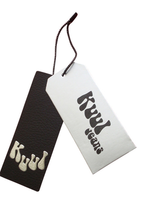 Ein guter Preis. Bestellte Papiermarken-Umbau auf Kleidungs-billigen Jeans Hang Tags Glossy Lamination voraus Online