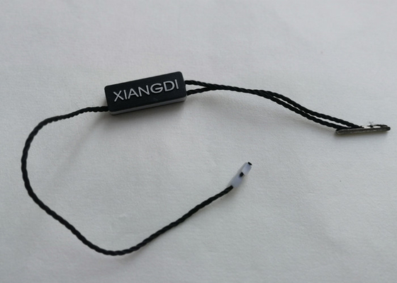 Ein guter Preis. Auftrags-etikettiert Plastikprodukt-Anzeige Halter-Koffer-Umbau-Plastikschwingen Hang Tags Online