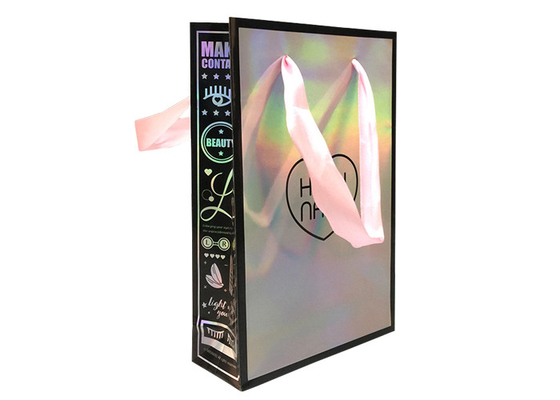 Ein guter Preis. Bestellte die Luxushologramm-Papier-Einkaufstaschen voraus, die mit Grafik-Drucken on-line sind Online