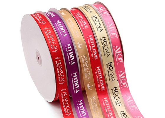 Ein guter Preis. Polyester-materielles Mehrfarben des Satin-Gewohnheit Druckband-100% für Verpackengeschenk Online